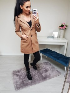 Włoski elegancki klasyczny płaszcz na podszewce Sophia - camel