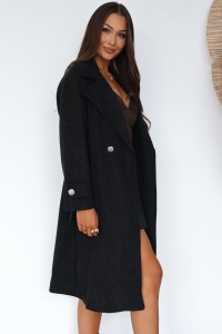 Elegancki płaszcz Margerita z paskiem i złotymi guzikami – czarny