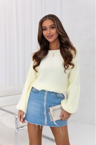 Krótki sweter Ksenia II z drobnym splotem polski produkt J&K premium - żółty