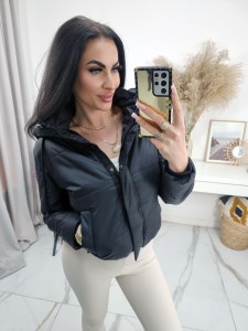  Wiosenna krótka kurtka Everly z kapturem  - czarna