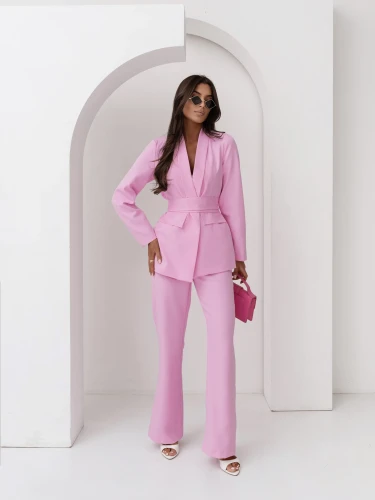 Klasyczny damski  garnitur komplet z paskiem Tessa - pudrowy róż