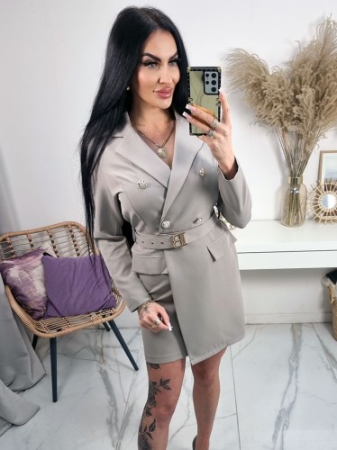 Marynarkowa sukienka Felicita z paskiem i złotą klamrą - beżowa mokka