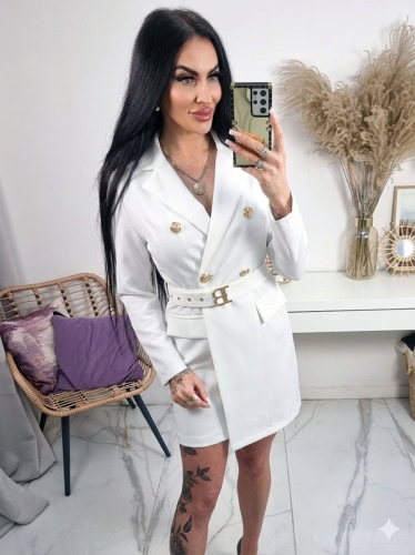 Marynarkowa sukienka Felicita z paskiem i złotą klamrą - biała