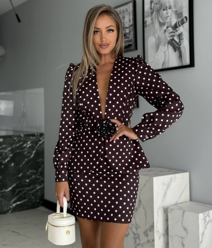 Damski elegancki komplet Sofia marynarka z odpinaną różą + spódnica  - czekolada grochy