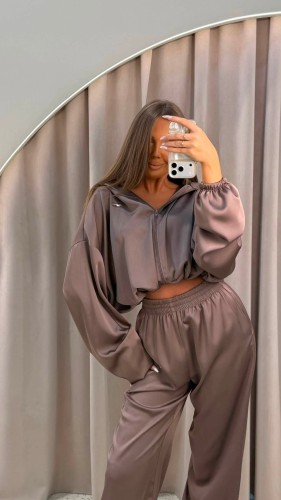 Dres satynowy Airport Satin Mia Maison z kapturem - fango