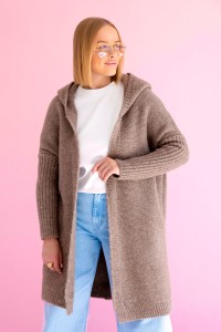 Długi sweter kardigan Emma z kapturem Polski producent Sploty premium -  cappuccino kakao