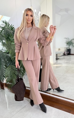 Damski elegancki garnitur Selena komplet S.MORISS marynarka + spodnie - beżowy